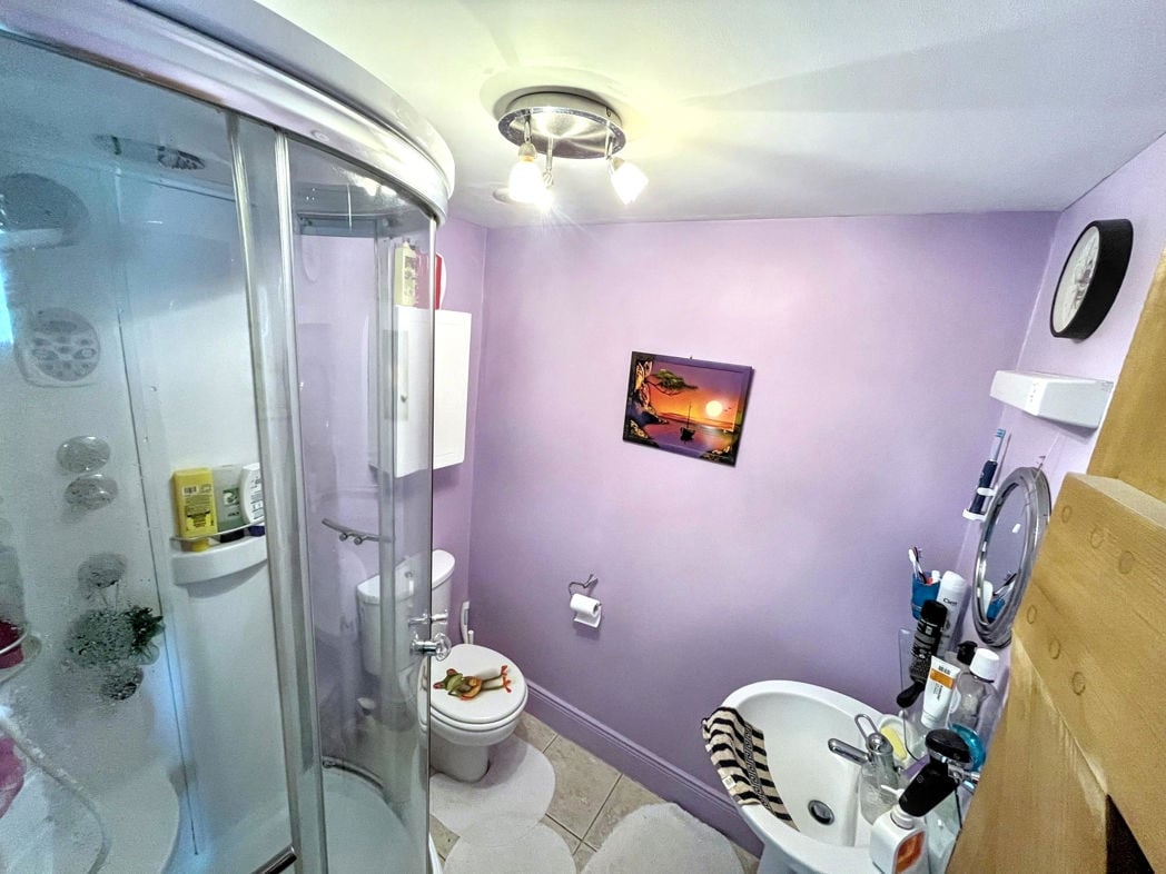 Property image 10 of 22