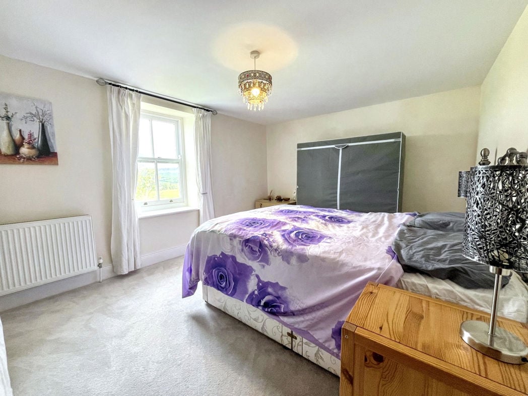 Property image 12 of 22