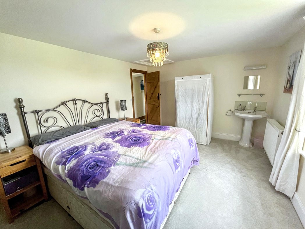 Property image 11 of 22