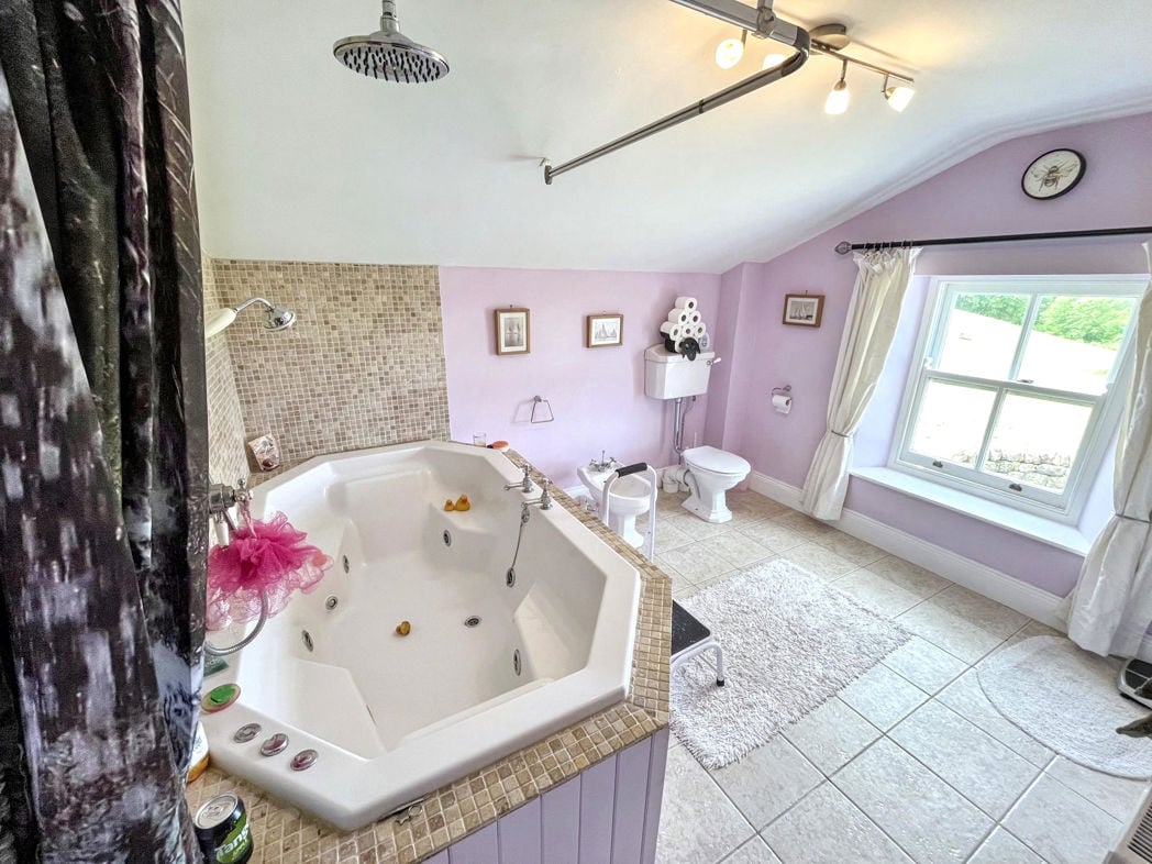 Property image 13 of 22