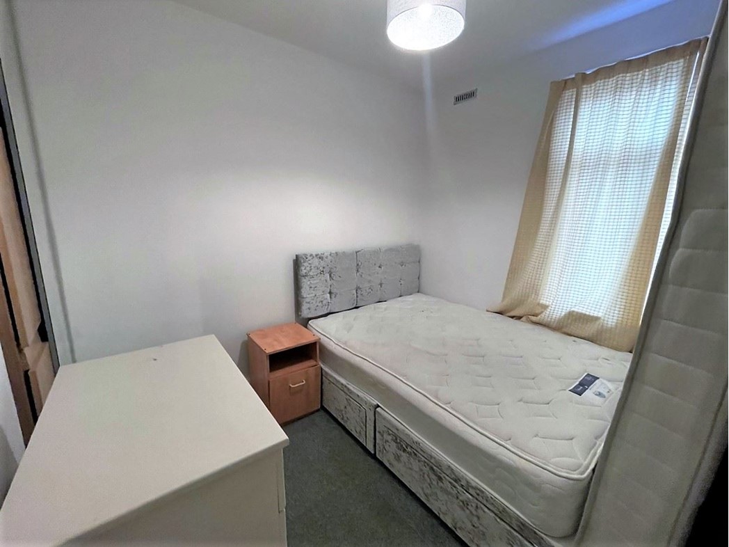 Property image 6 of 8