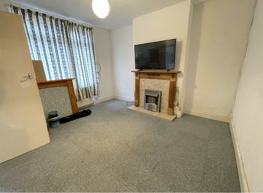 Property image 2 of 8