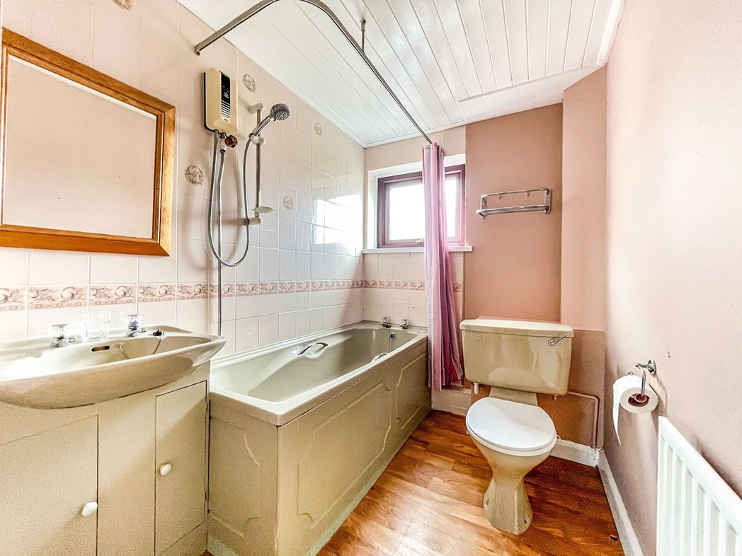 Property image 11 of 17