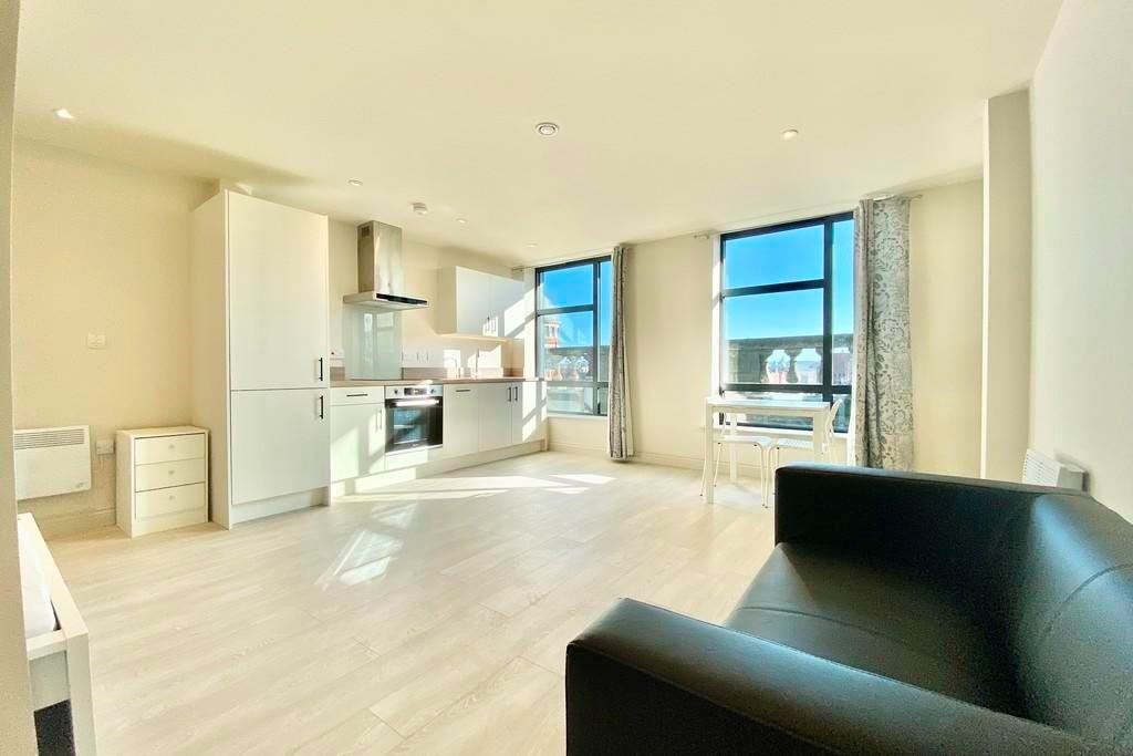 Property image 4 of 8