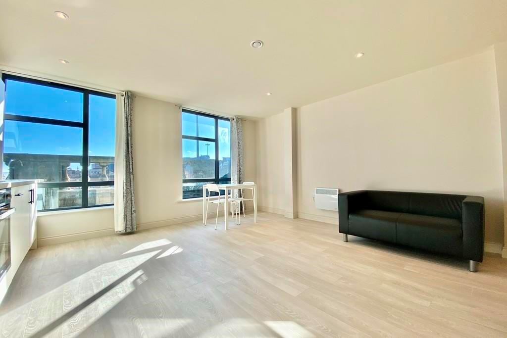 Property image 5 of 8