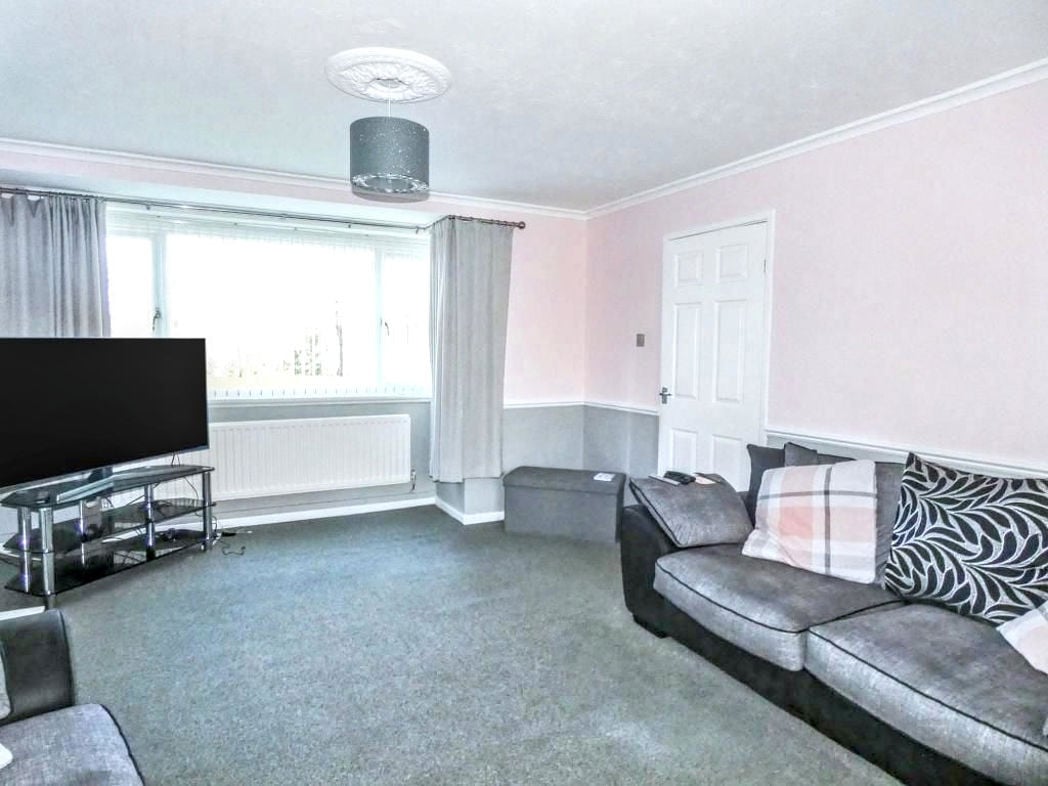 Property image 2 of 12
