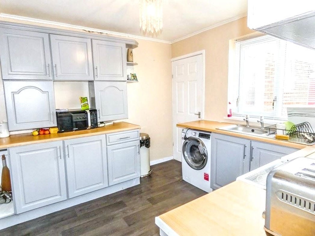 Property image 3 of 12