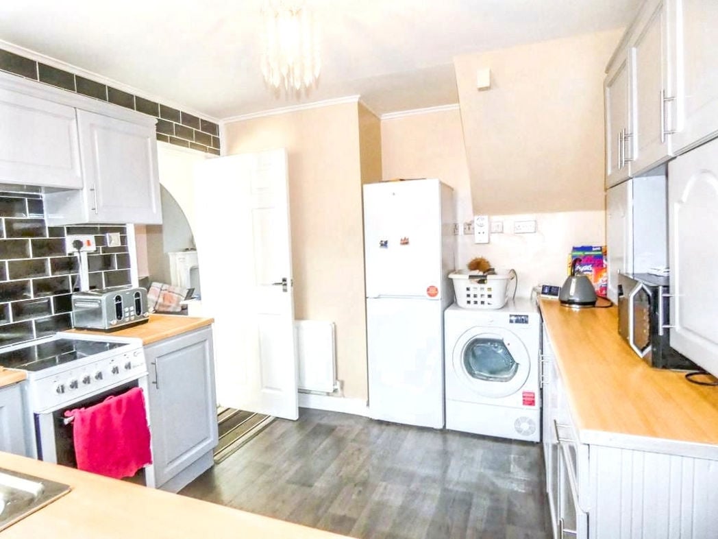 Property image 4 of 12