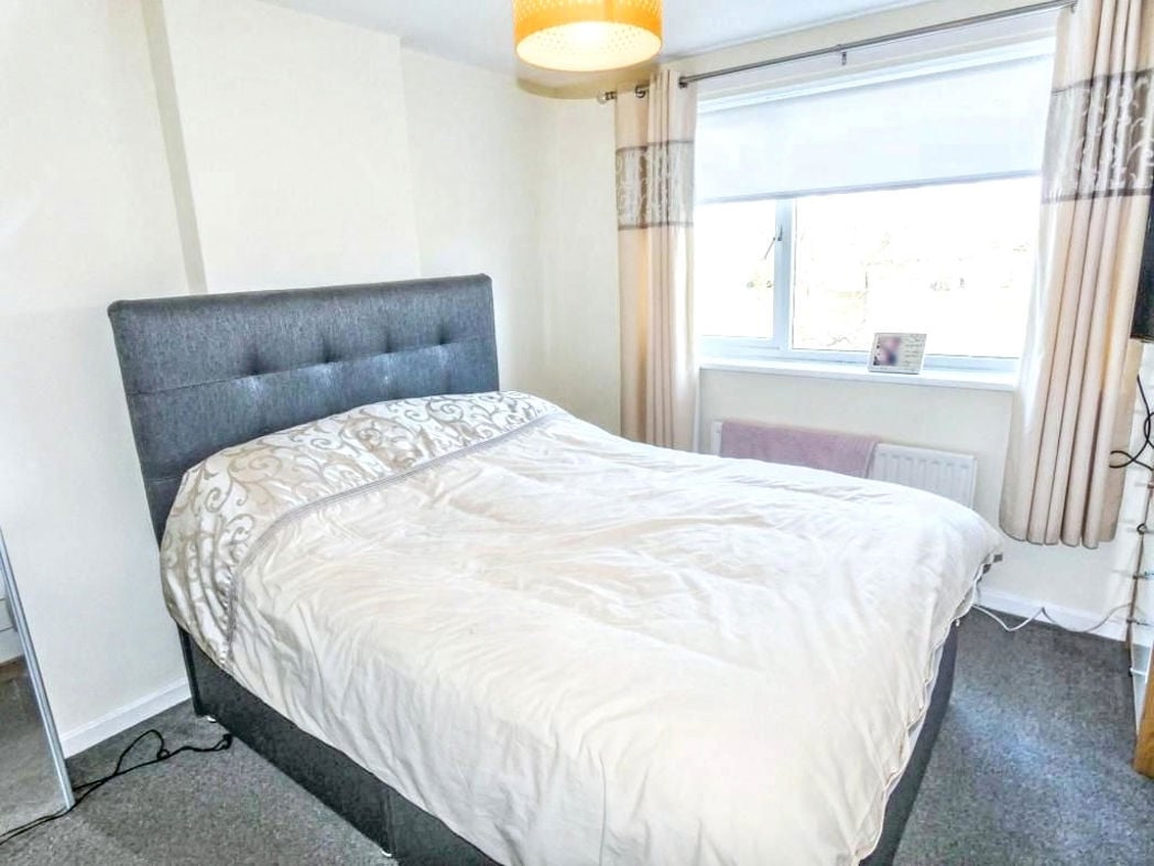 Property image 7 of 12