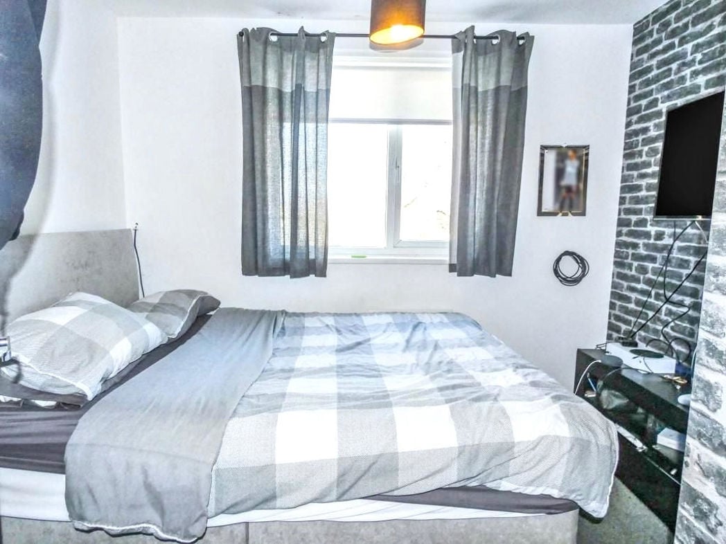 Property image 11 of 12