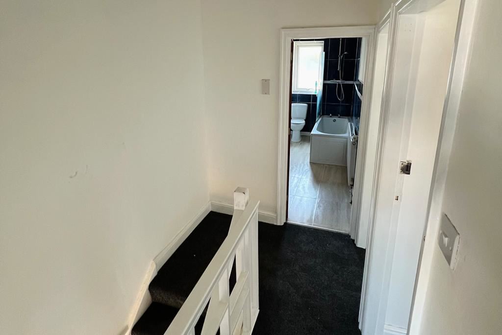 Property image 11 of 27