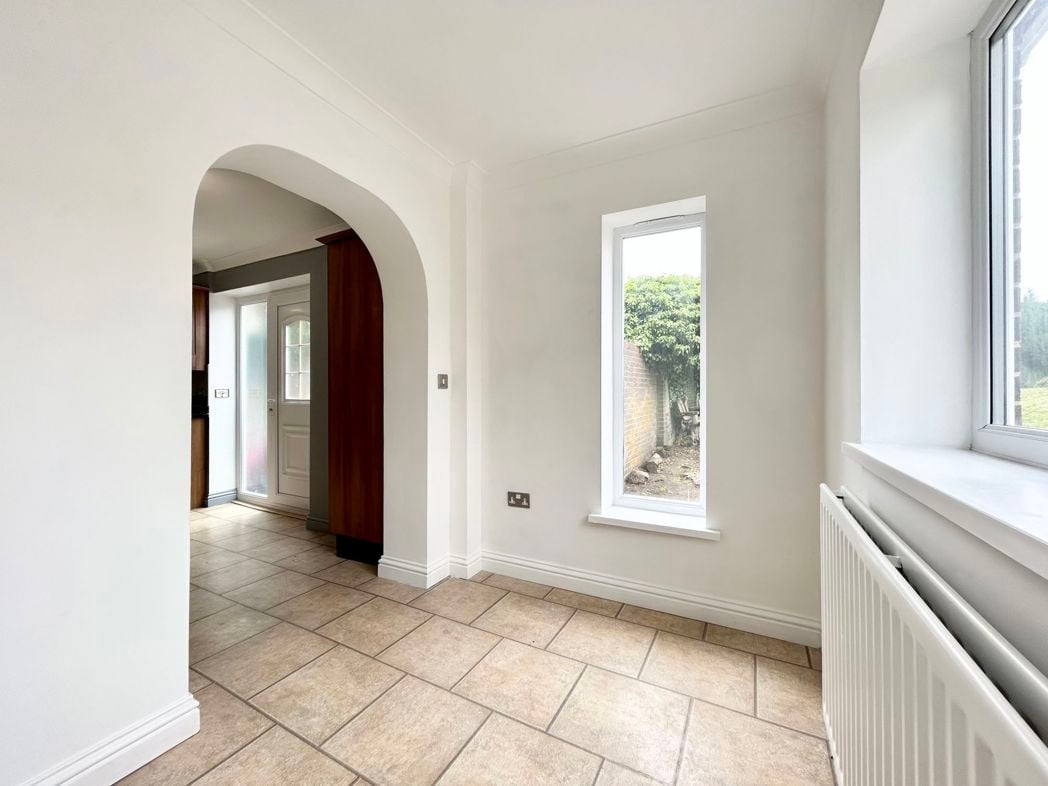 Property image 11 of 27