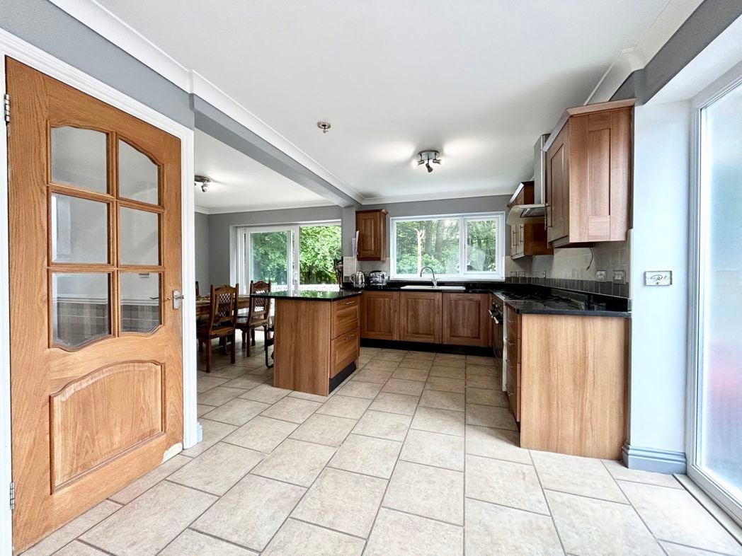 Property image 9 of 27