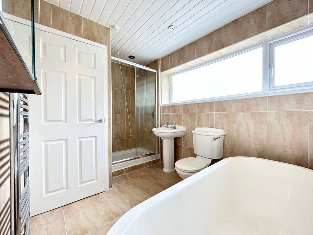 Property image 21 of 27