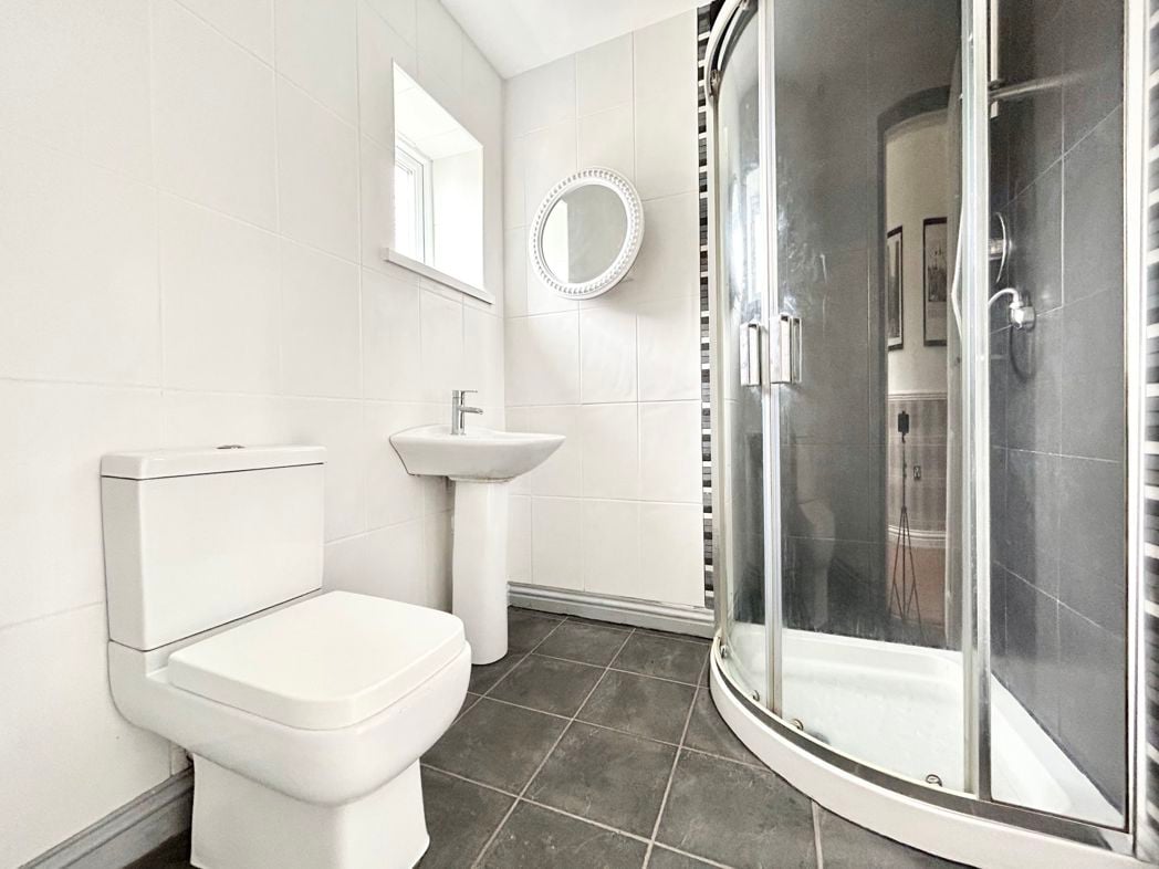 Property image 12 of 27