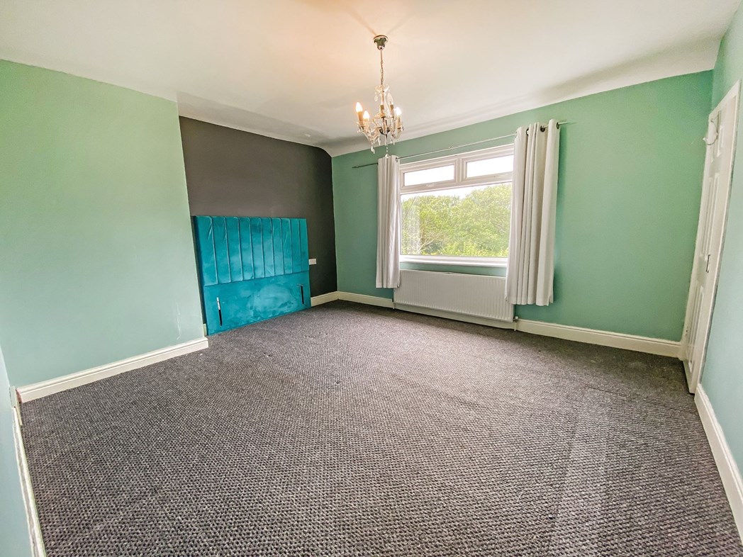 Property image 8 of 12