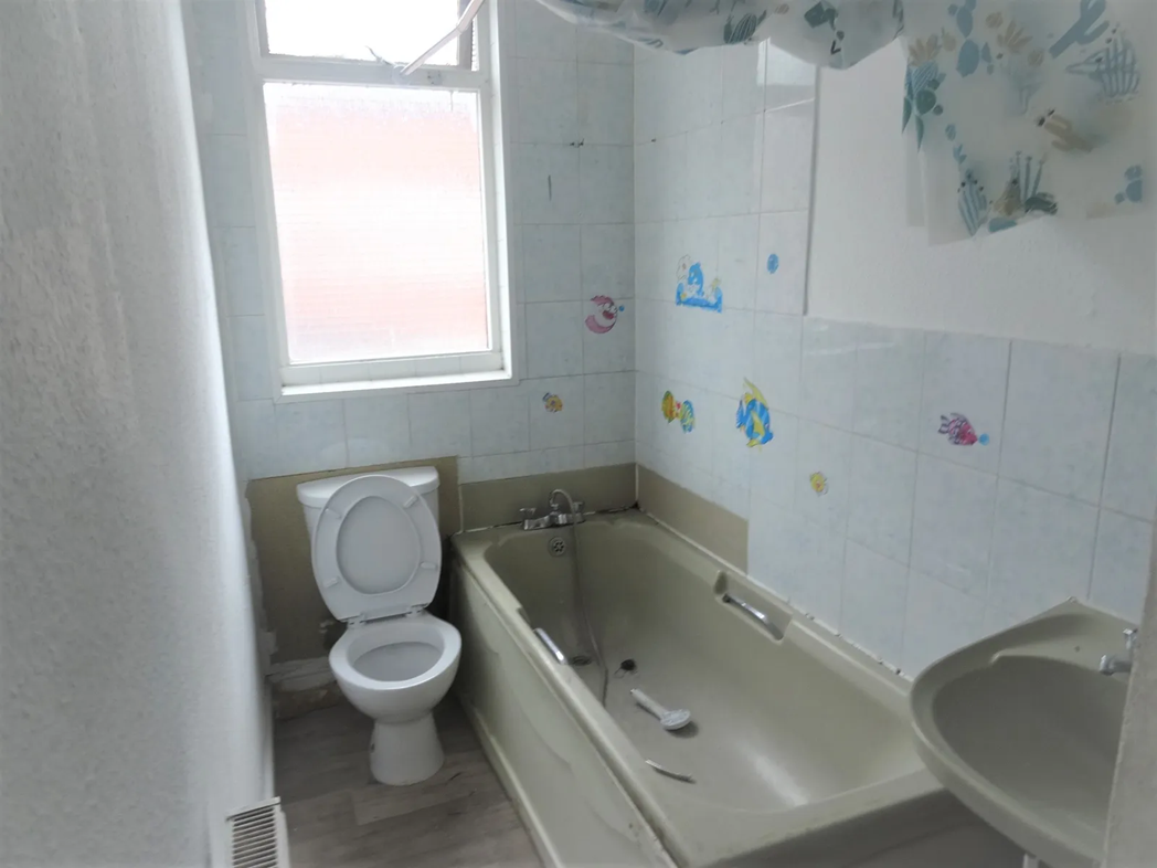 Property image 10 of 10