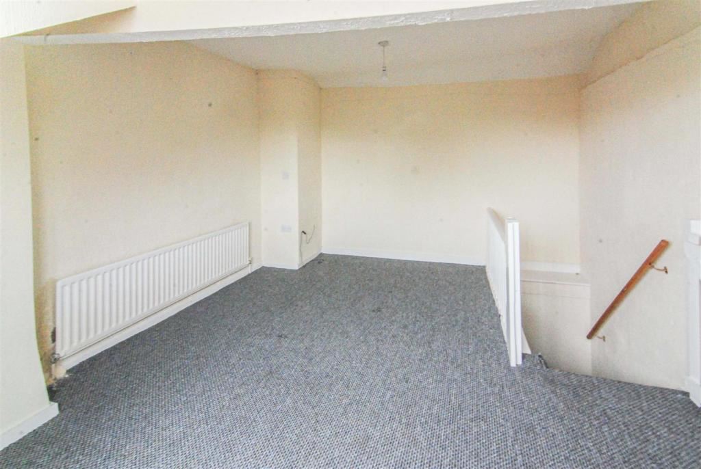 Property image 5 of 9