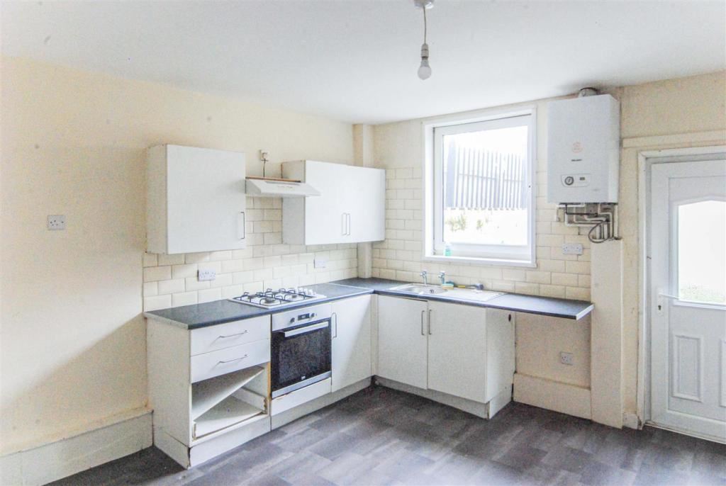 Property image 2 of 9