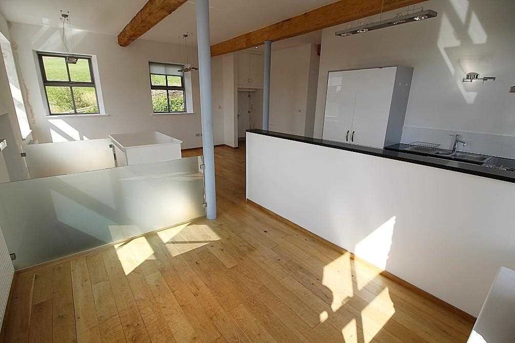 Property image 5 of 12