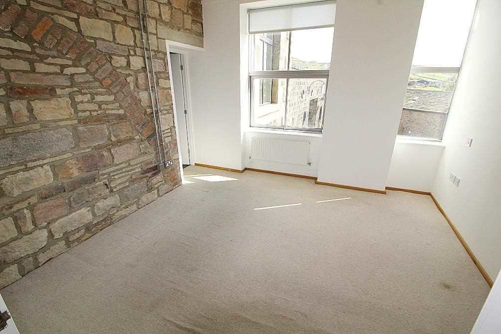 Property image 6 of 12