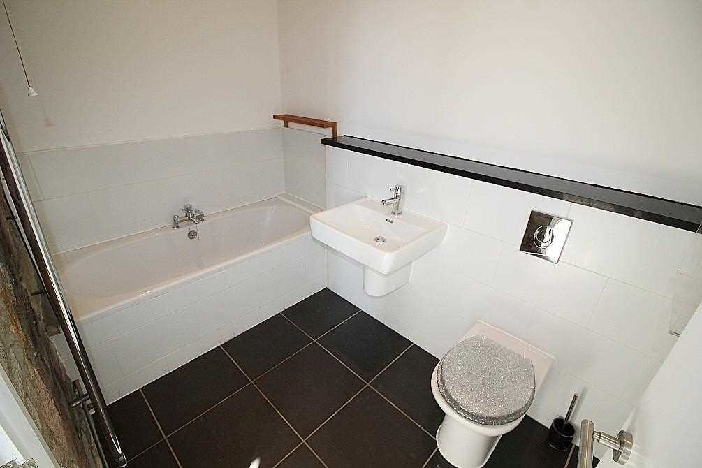 Property image 7 of 12