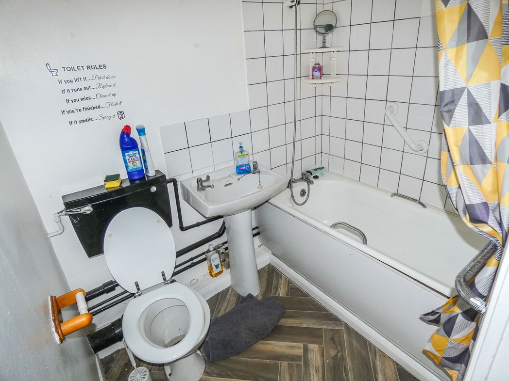 Property image 5 of 6