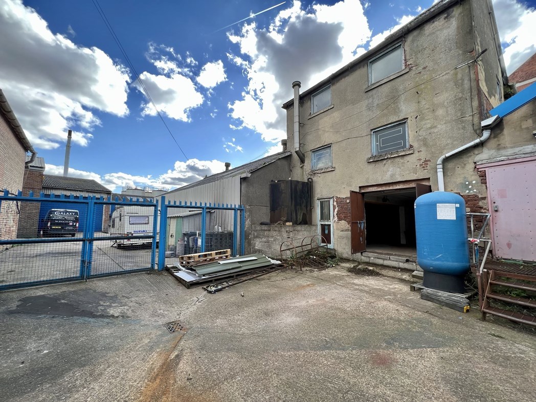 Property image 4 of 77