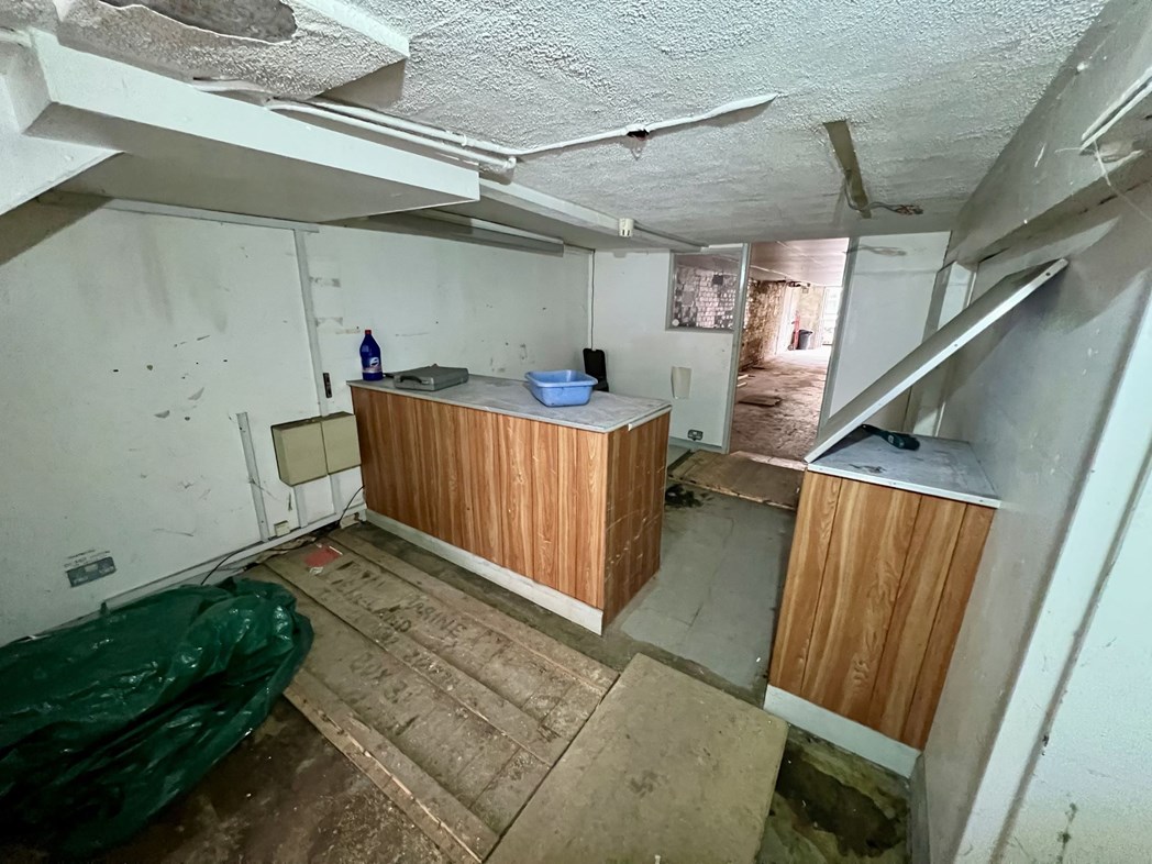 Property image 14 of 77