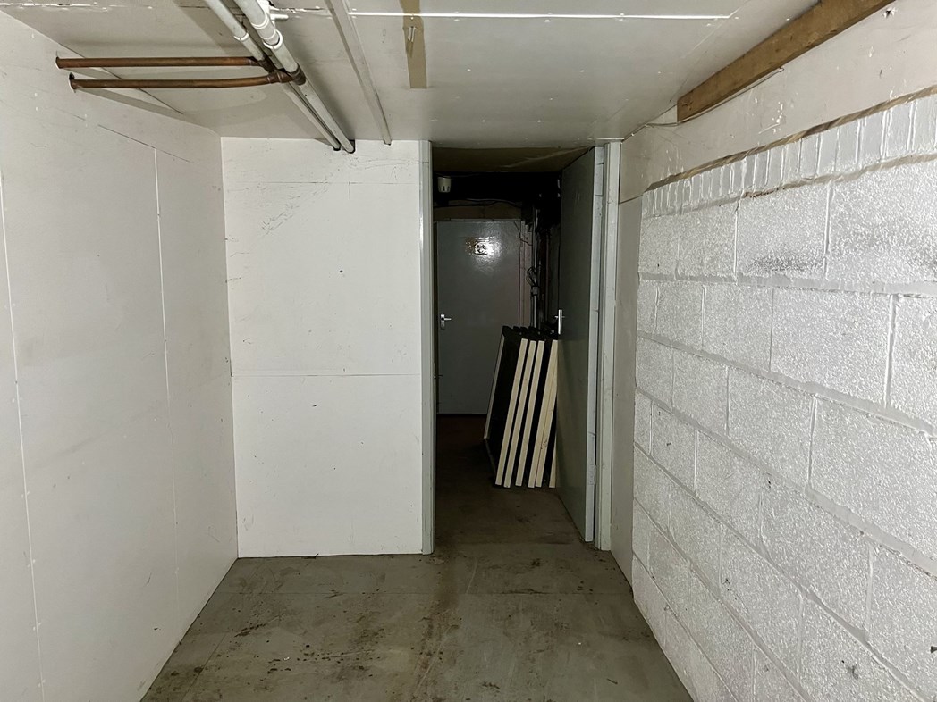 Property image 17 of 77