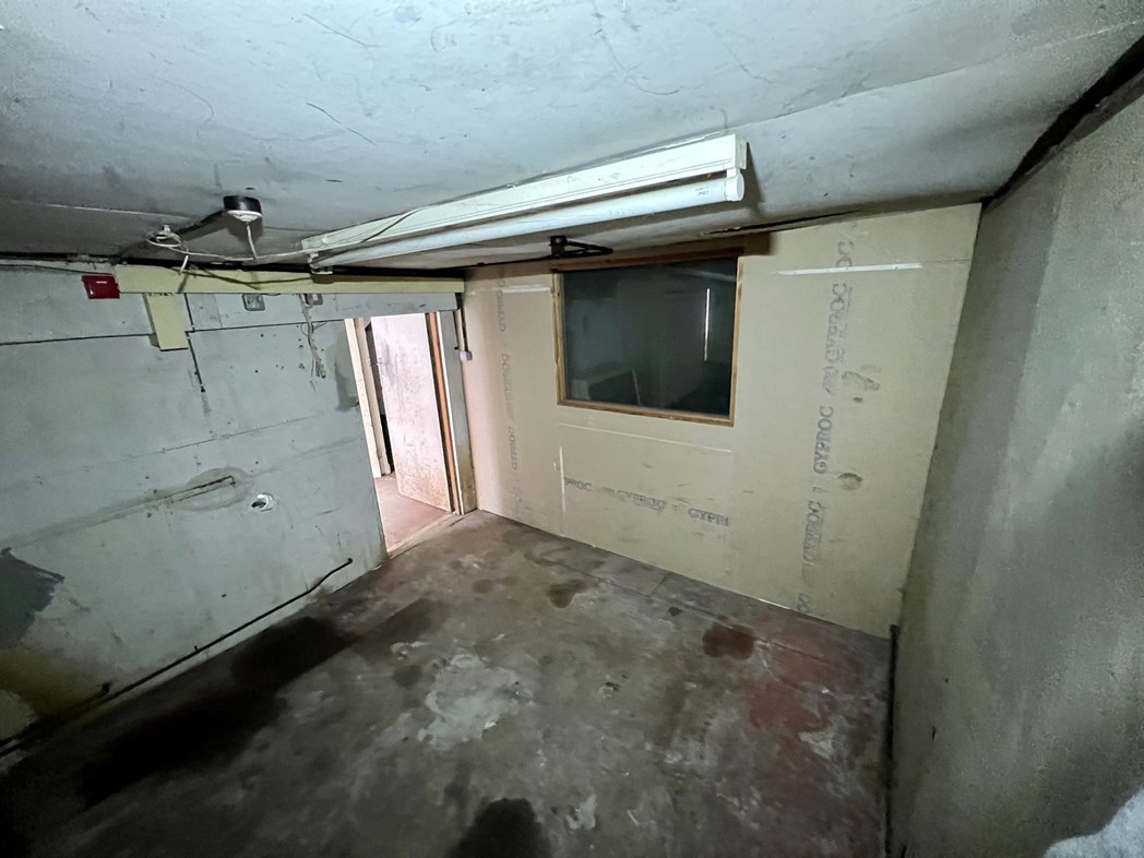 Property image 21 of 77