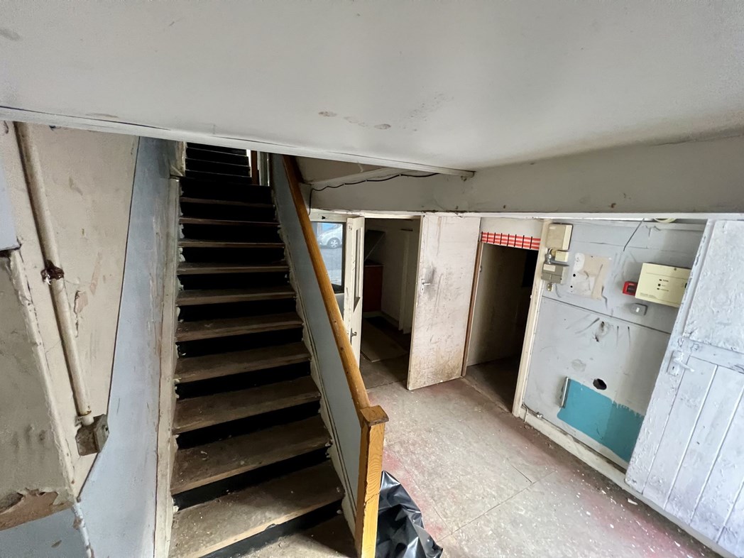 Property image 23 of 77