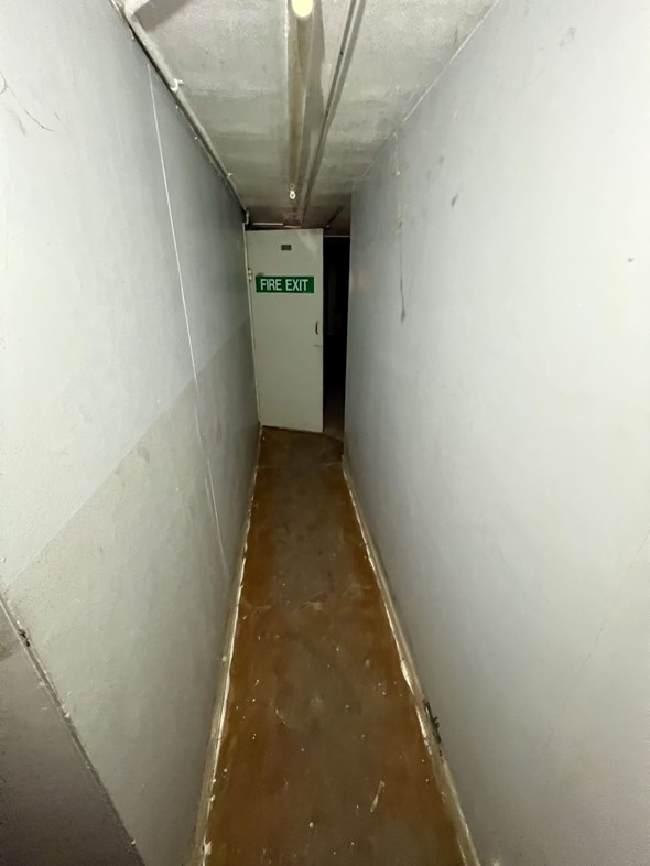 Property image 34 of 77