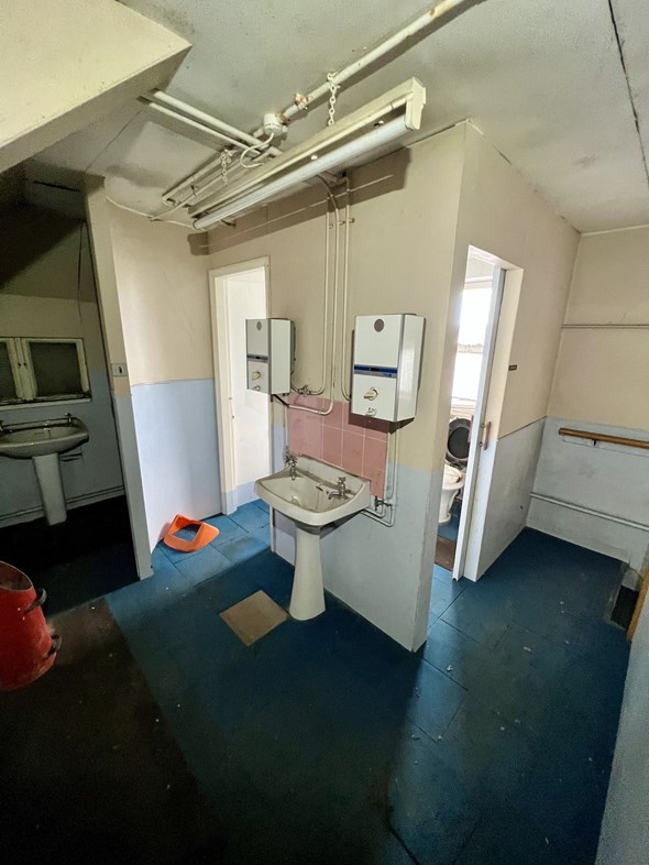 Property image 62 of 77
