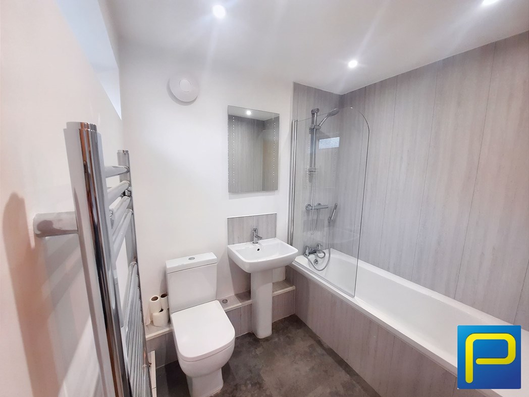Property image 2 of 12