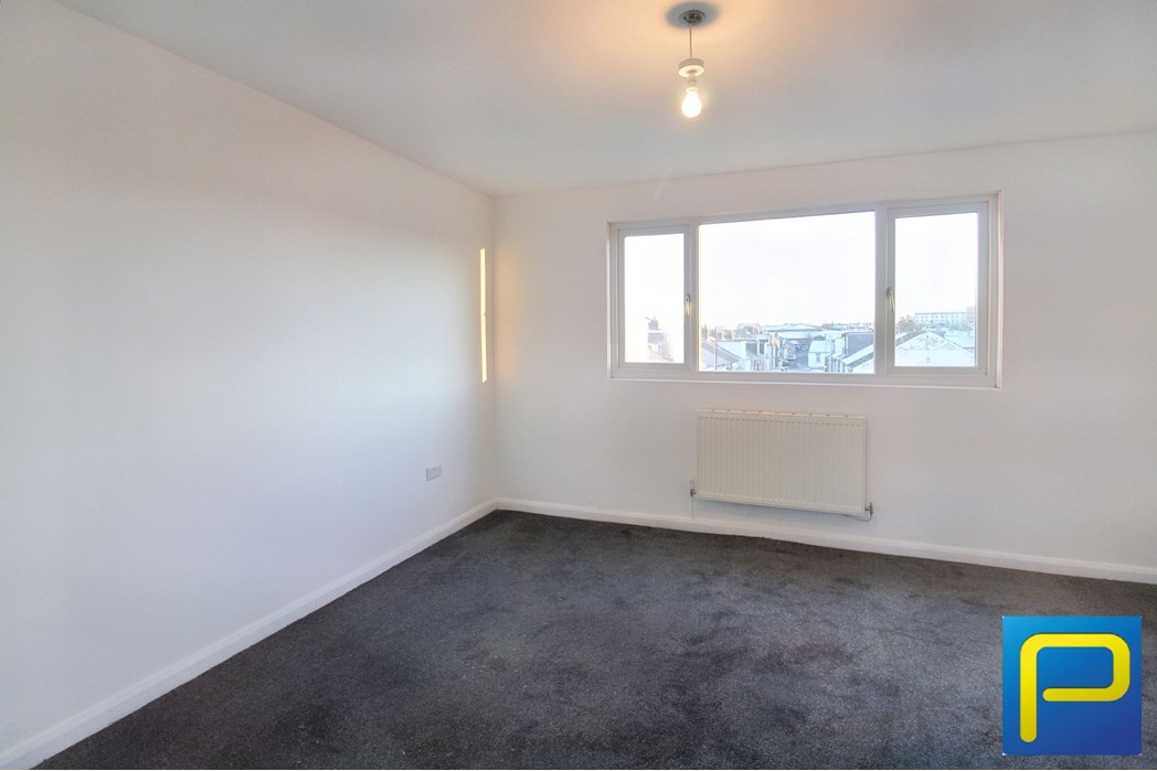 Property image 9 of 12
