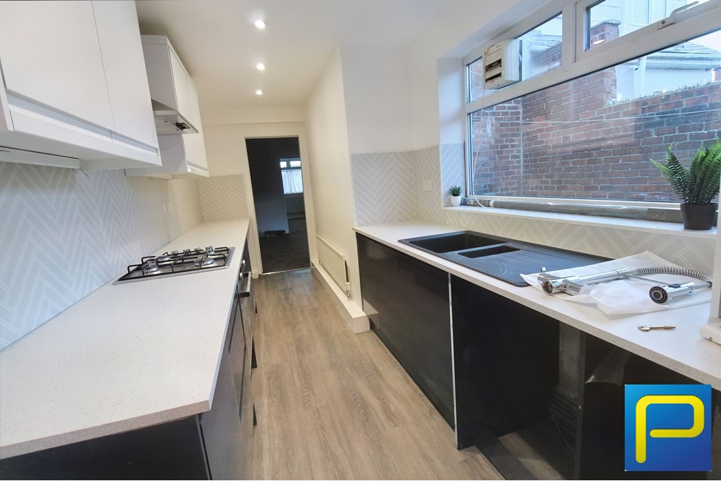 Property image 3 of 12
