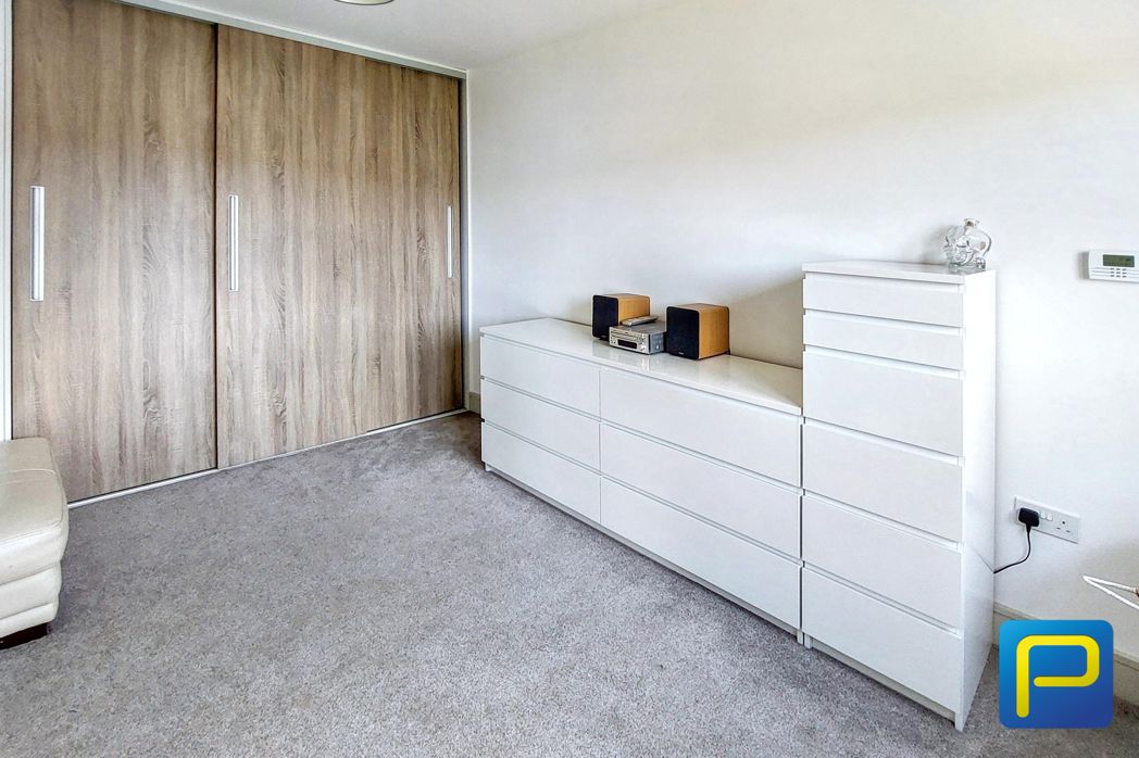 Property image 16 of 31