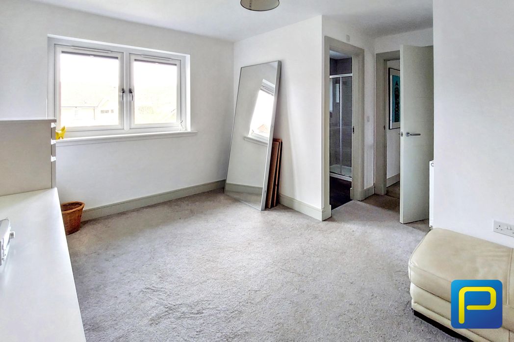 Property image 15 of 31