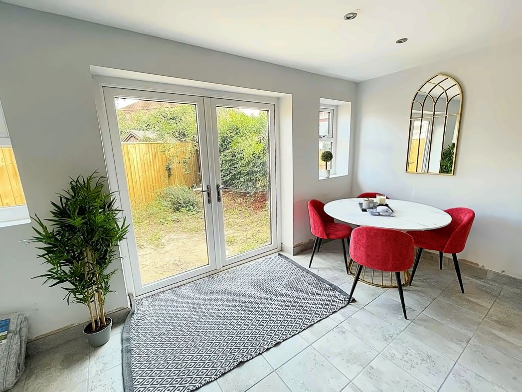 Property image 3 of 8