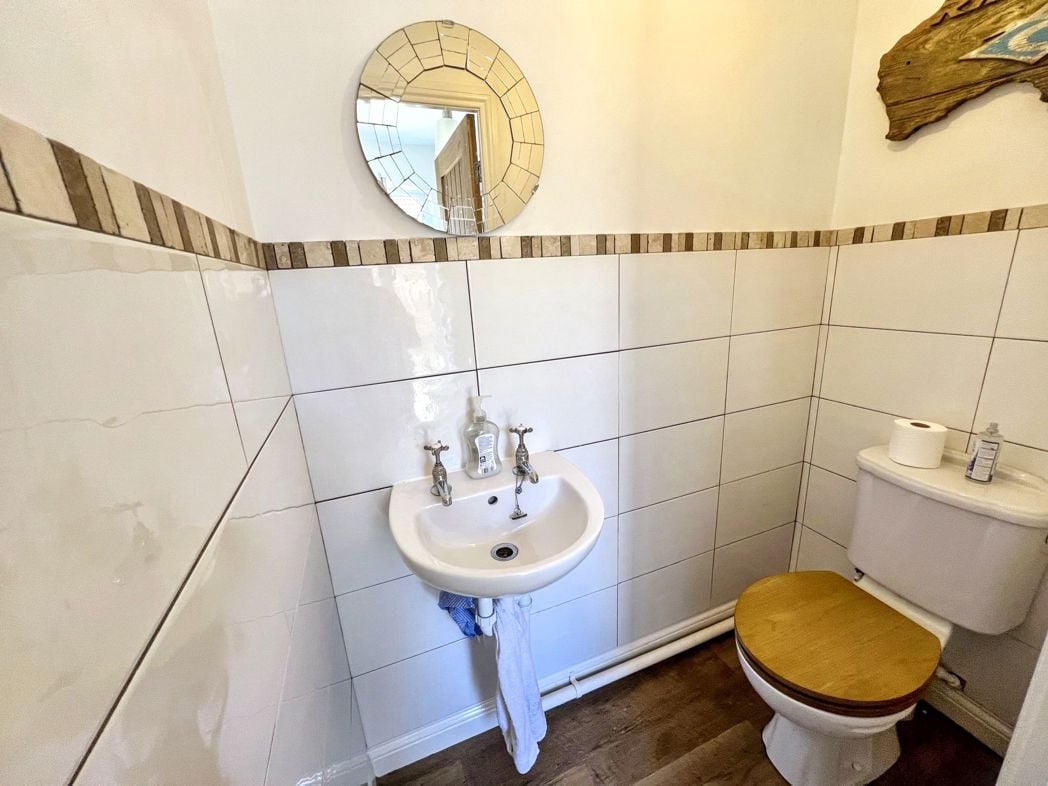 Property image 11 of 21