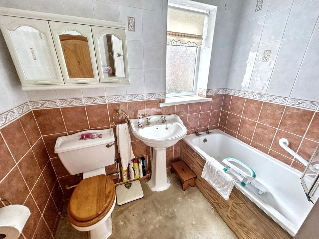 Property image 12 of 14
