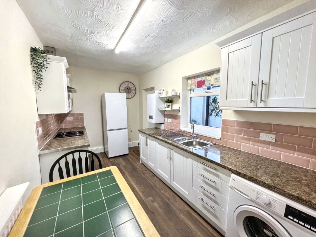 Property image 2 of 10