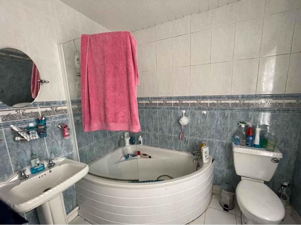 Property image 4 of 6