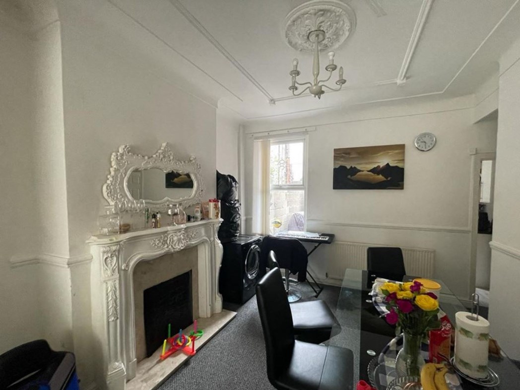 Property image 2 of 6