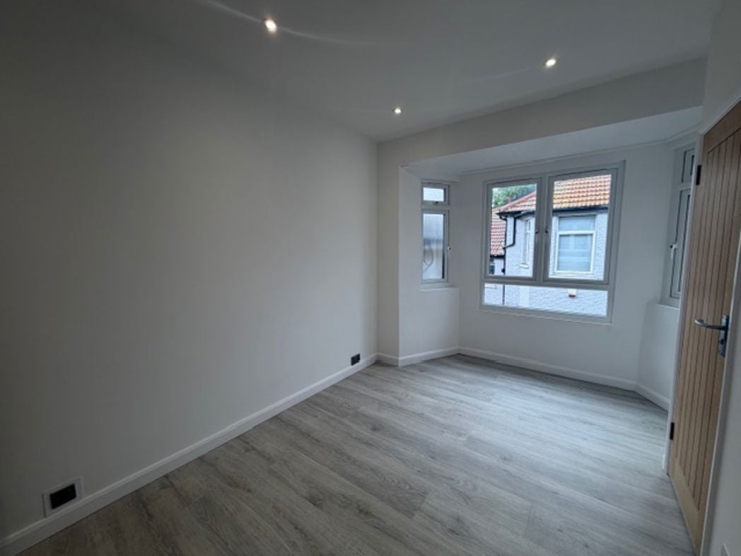 Property image 9 of 27