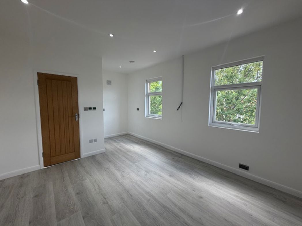 Property image 11 of 27