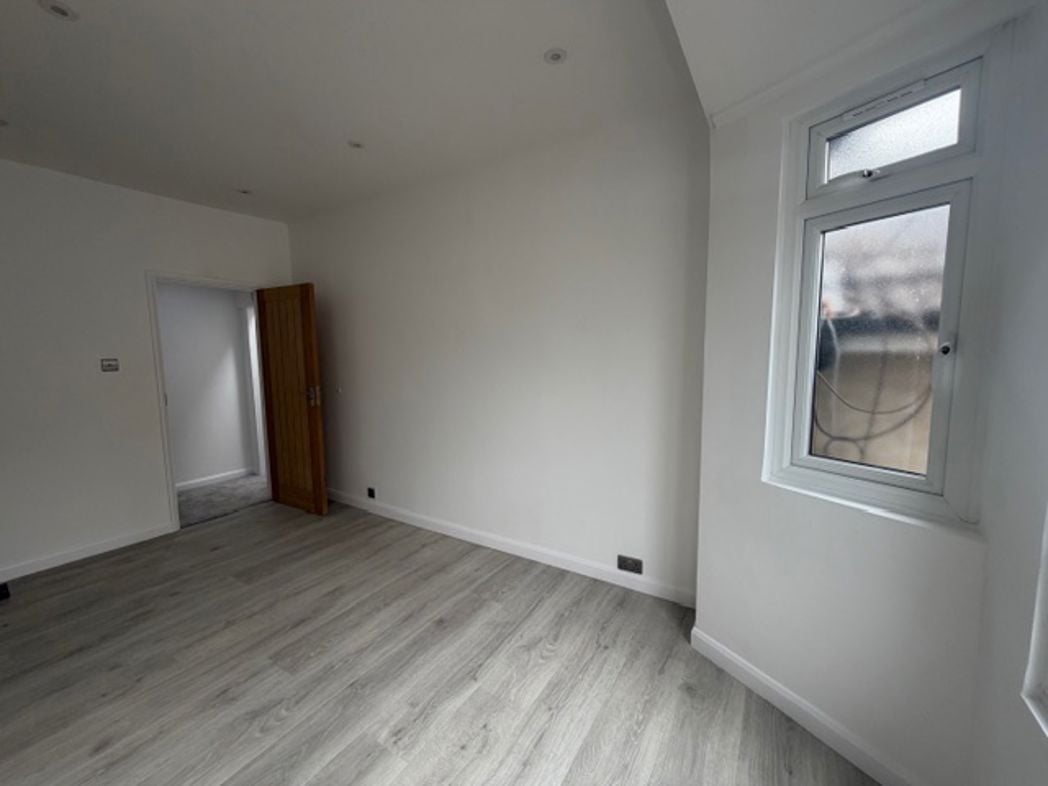 Property image 12 of 27