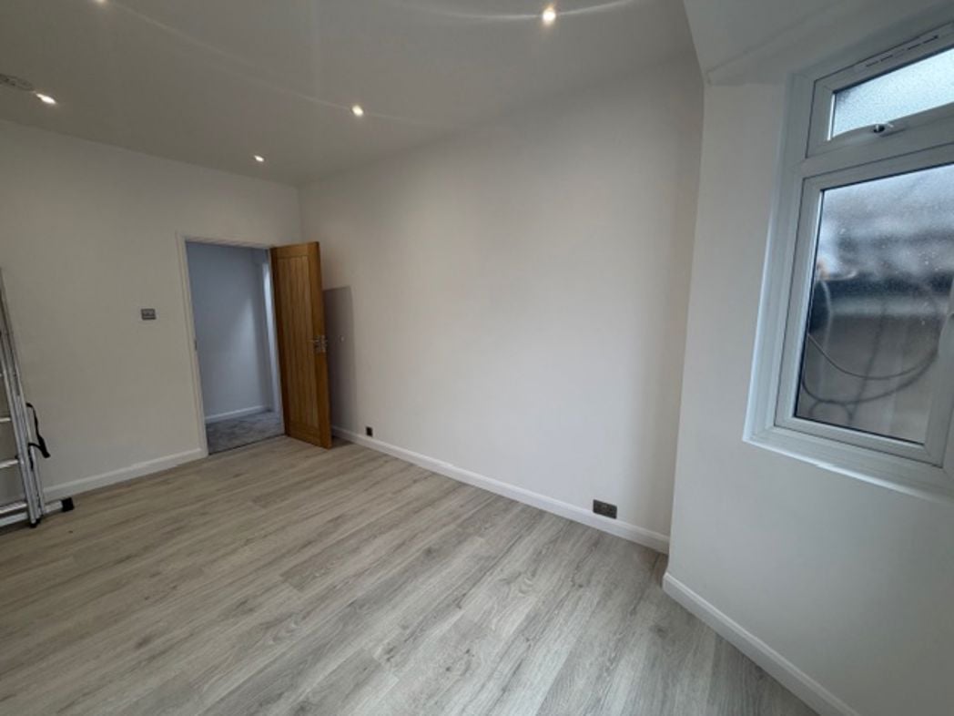 Property image 13 of 27