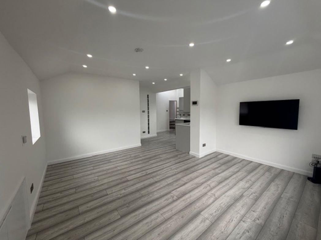 Property image 15 of 27
